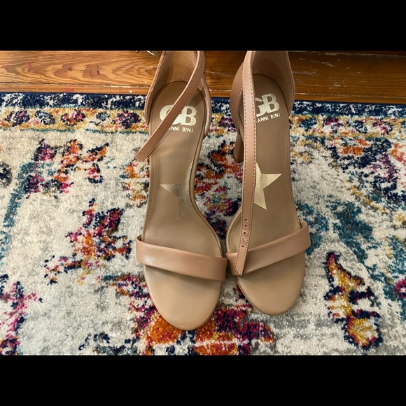 Heels - Picture 2 of 4